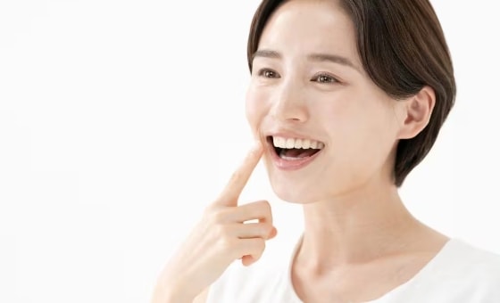 歯列矯正による顔の変化って?症例写真やどれくらいで変化を感じるなどを解説