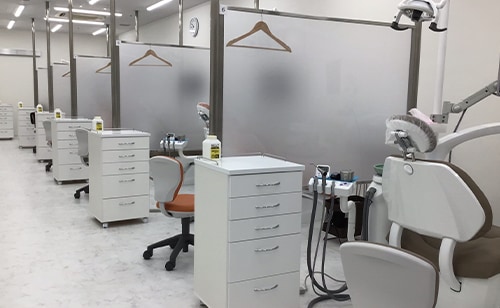 在籍スタッフの100％が歯科矯正経験者