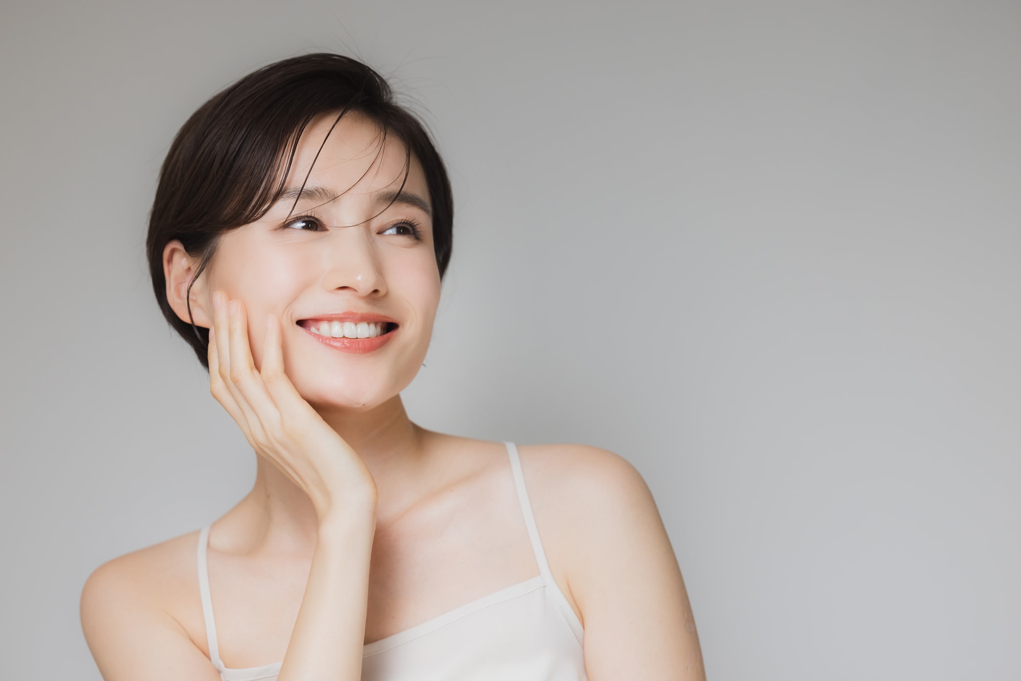 大阪心斎橋で開咬の治療をするなら湘南美容歯科大阪心斎橋院！