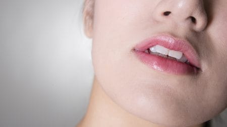繰り返す口内炎は歯並びが関係する？