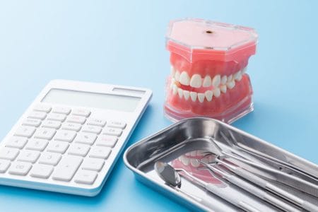 矯正歯科の施術は50代ではもう遅い？