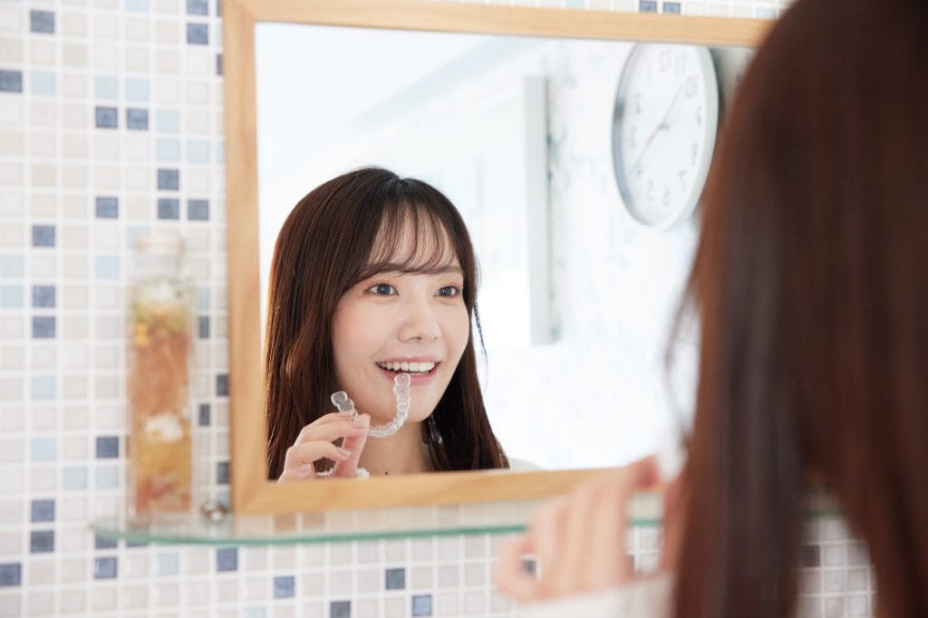 マウスピース矯正で歯が動く仕組みとは？歯並びを良くするメリット