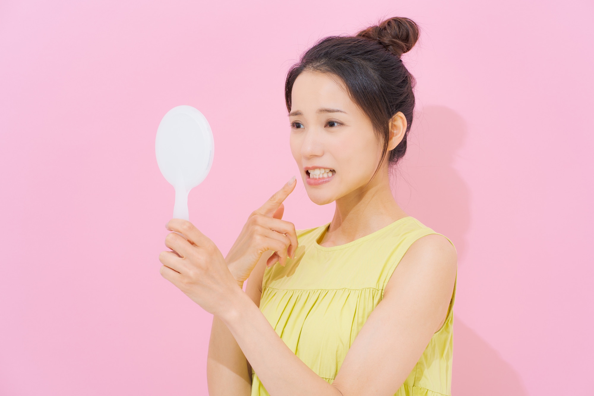 歯列矯正の抜歯は後悔するって本当？その理由と、後悔しないためのポイントを解説 | ハコラム