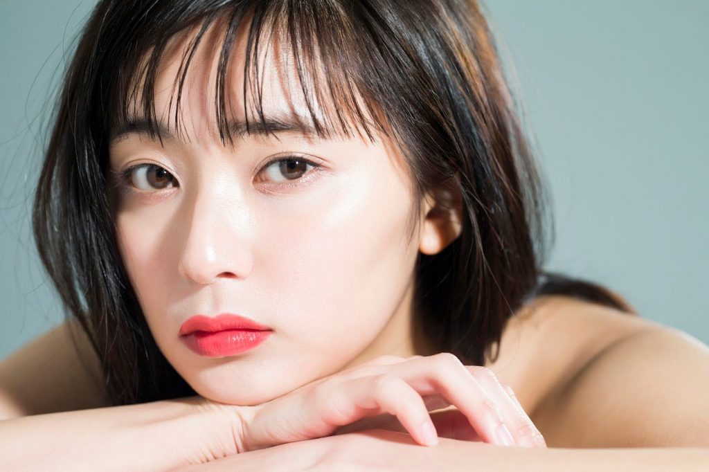 芸能人が選ぶセラミック矯正｜選ばれるデザインや注意点をご紹介